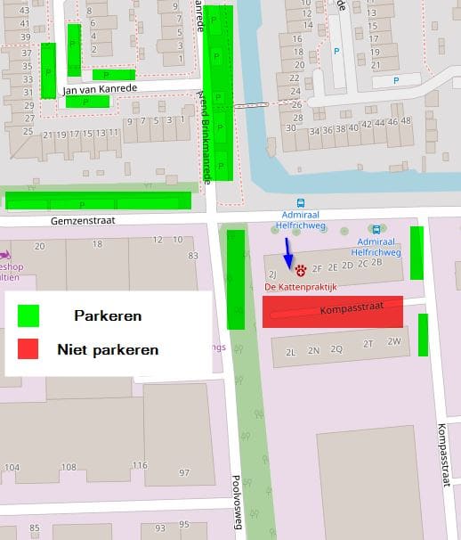 Plattegrond met groen gemarkeerde parkeerplekken rond de praktijk en rood gemarkeerd de Kompasstraat waar niet geparkeerd mag worden.